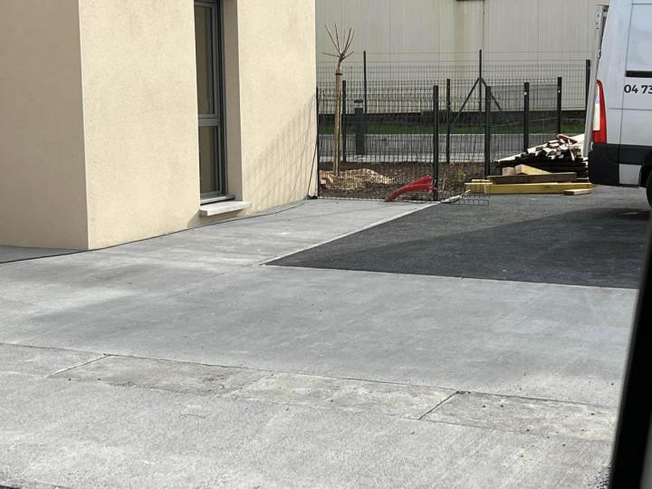 Dallage en béton désactivé Clermont-Ferrand